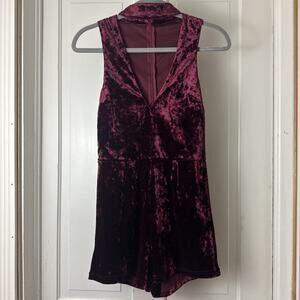 Tobi Maroon Velvet Romper Shorts Jumpsuit Sz Small